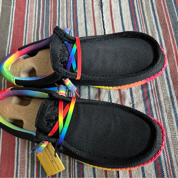 Hey Dude Pride Rainbow Wally Stretch Shoes - Men’s Size 10 New - Picture 9 of 11